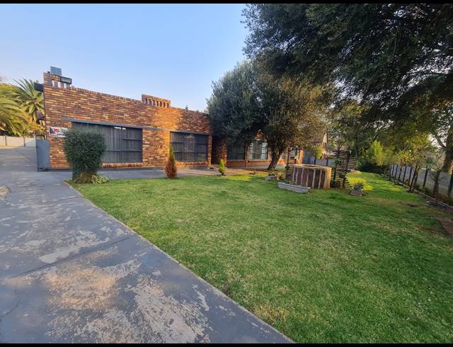 4 BEDROOM HOUSE FOR SALE IN VANDERBIJLPARK SE 2